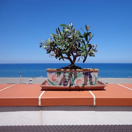 Vacanze al Mare Patrizia's Sweet Home Terme Vigliatore Buitenkant foto